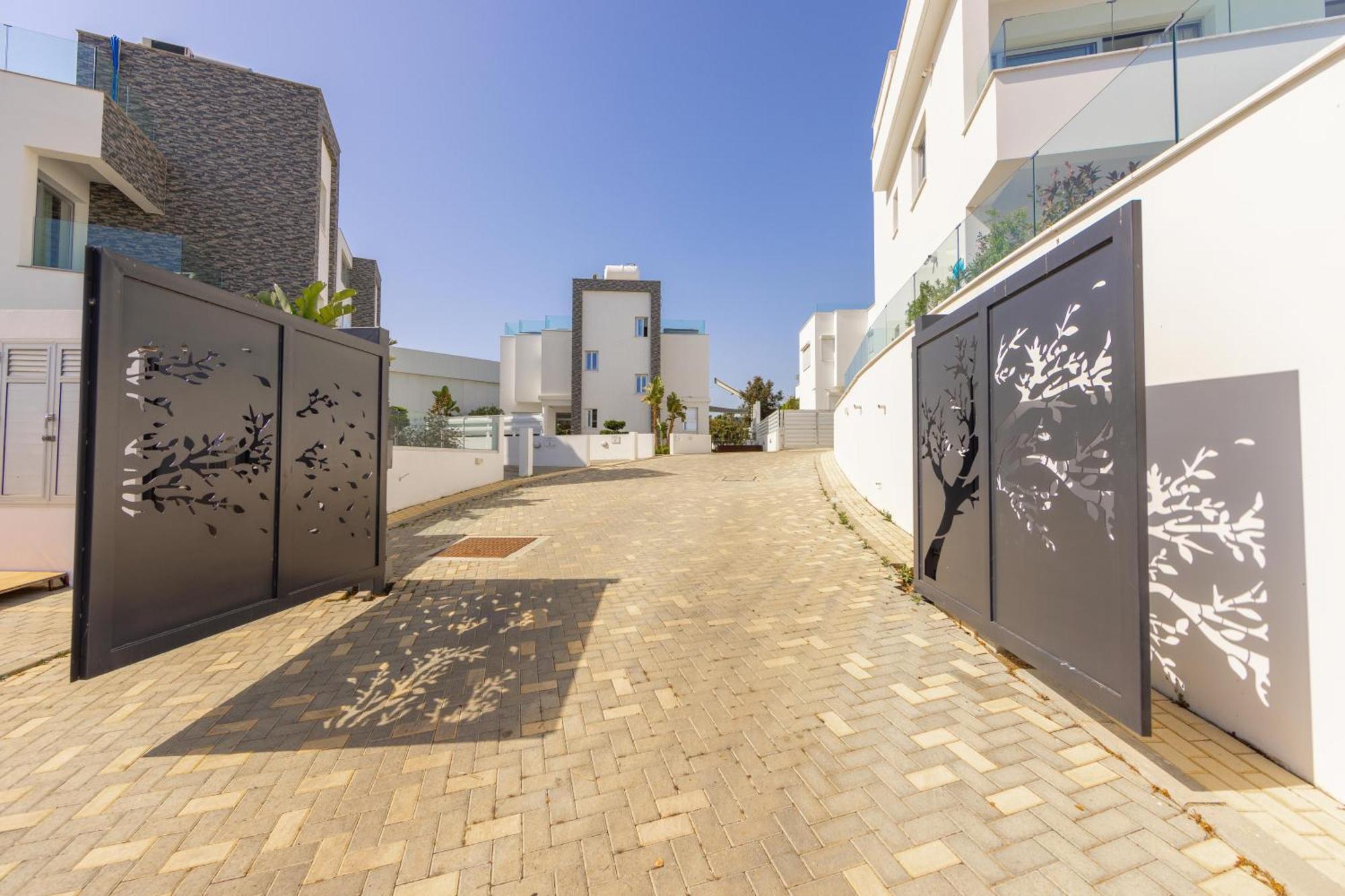 Fig Tree Bay Residences 3 โปรทาราส ภายนอก รูปภาพ